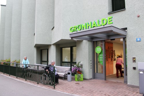 IGA - Interessengemeinschaft gemeinnnütziger Altersinstitutionen Stadt Zürich:  - Grünhalde-Eingang-102025